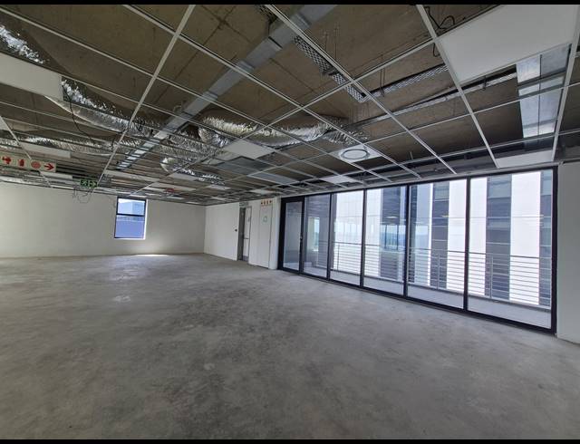 285M² OFFICE TO LET IN GLENADRIENNE